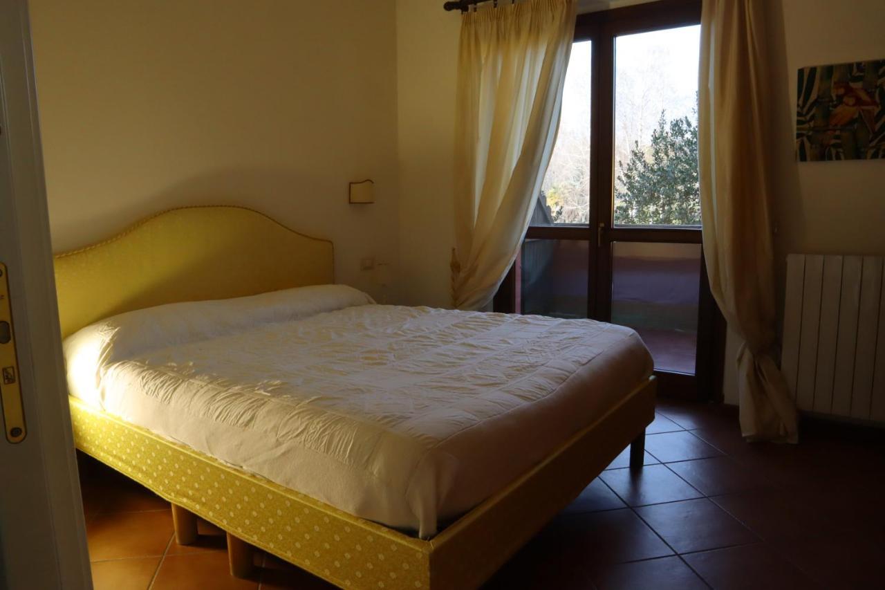 Relais Ca Nova Guest House Bogogno ภายนอก รูปภาพ