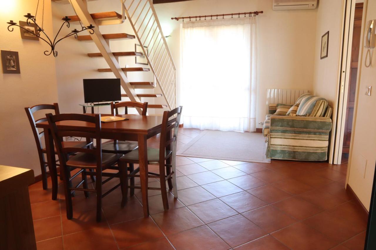 Relais Ca Nova Guest House Bogogno ภายนอก รูปภาพ