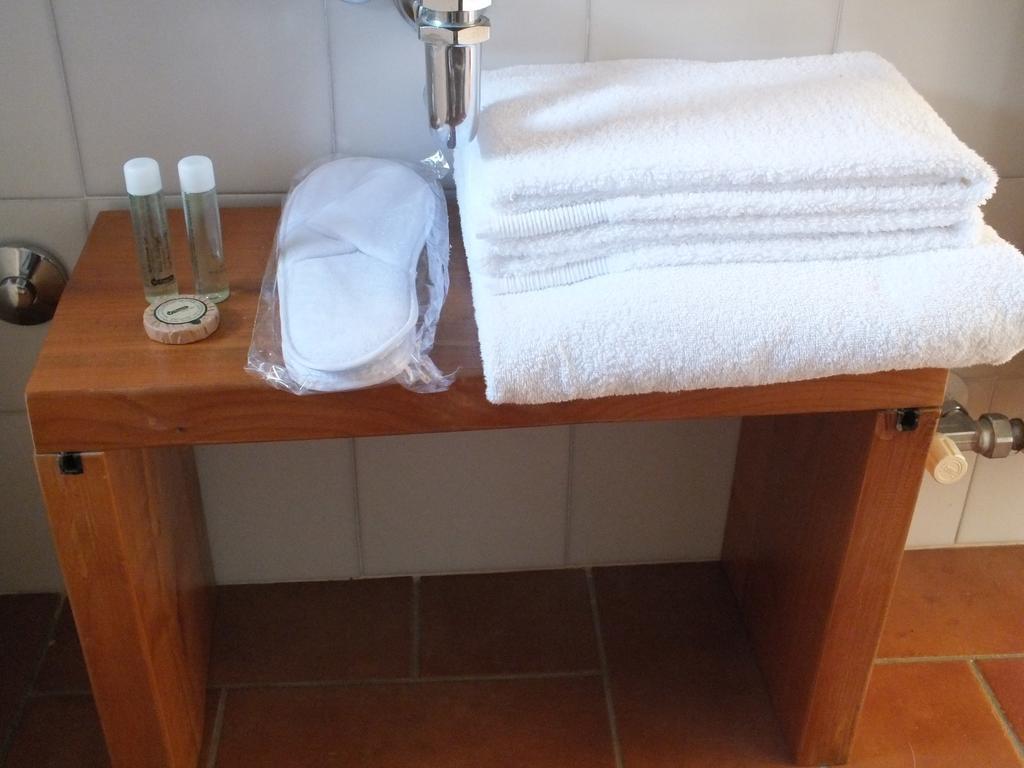 Relais Ca Nova Guest House Bogogno ภายนอก รูปภาพ