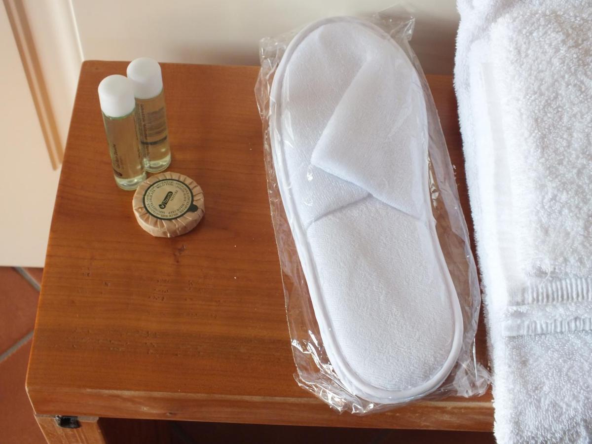 Relais Ca Nova Guest House Bogogno ภายนอก รูปภาพ